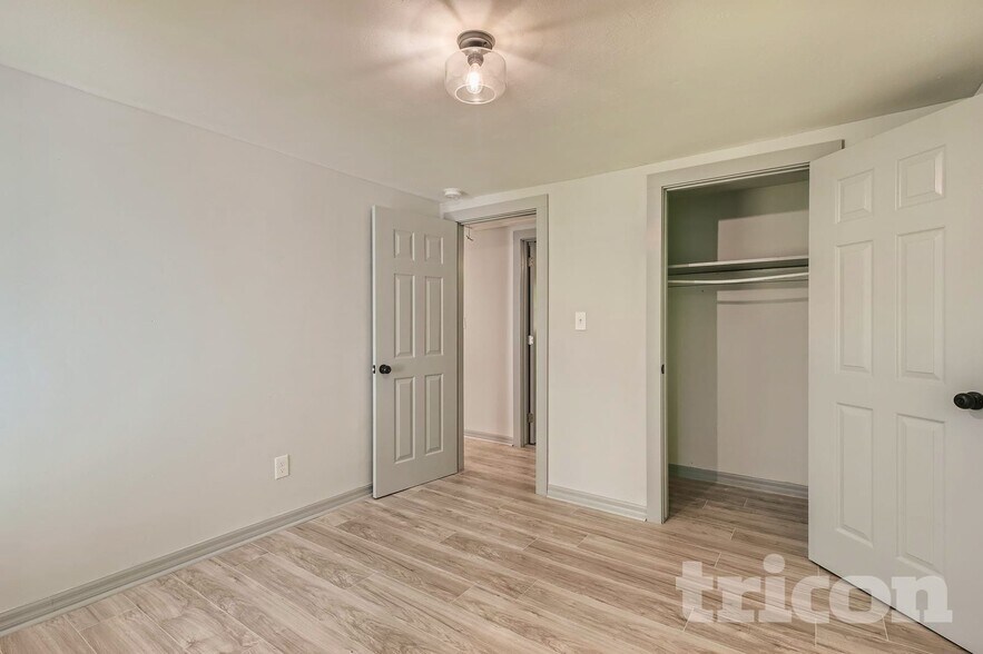 Building Photo - 11 Swan Dr