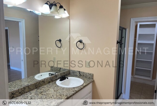 Building Photo - Charming 3BR/2BA Brick Home in Wellington ...