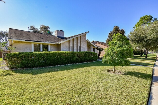 Building Photo - 2835 Pepperwood Dr