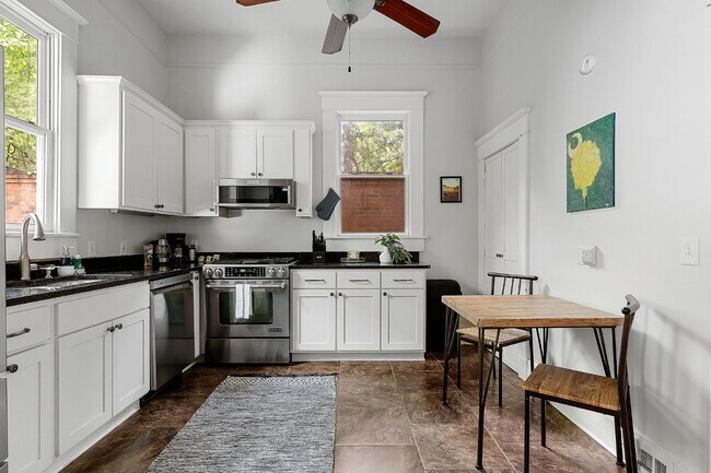 Building Photo - Preleasing for July 15, 2027 | Fully Furnished 3BR Near USC