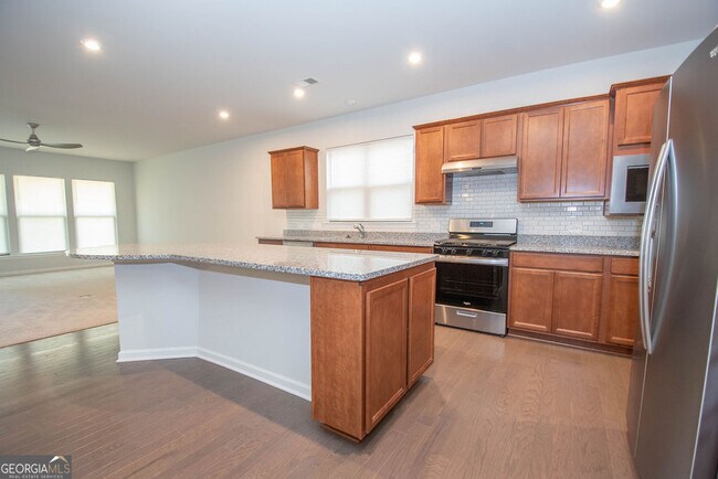 Building Photo - 147 Soundview Trce