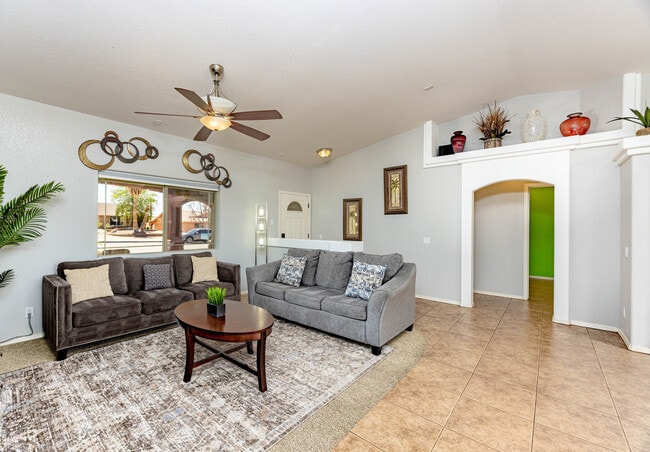 Building Photo - 3161 Newport Dr