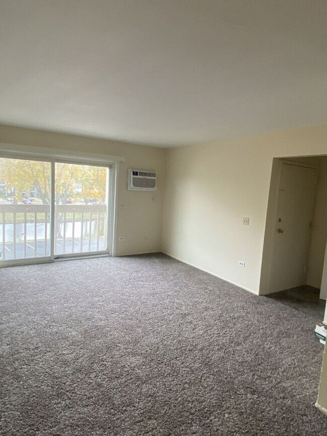Building Photo - 2337 John Rolfe Dr