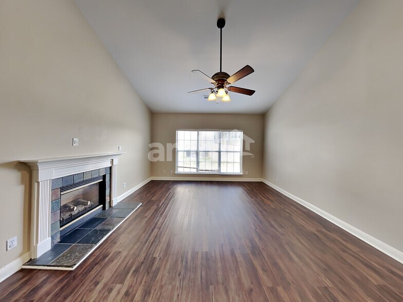 Building Photo - 1200 Nighthawk Ct