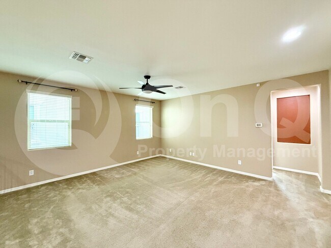 Building Photo - 4051 E Mesquite St