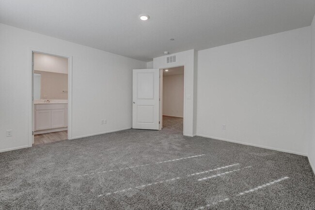 Building Photo - 7371 Craig Cv Ct