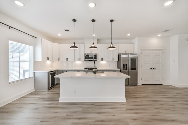 Building Photo - 8321 Springwood Cyn Ln