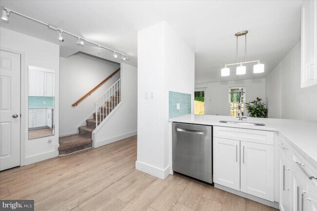 Building Photo - 16110 Hayshire Ct