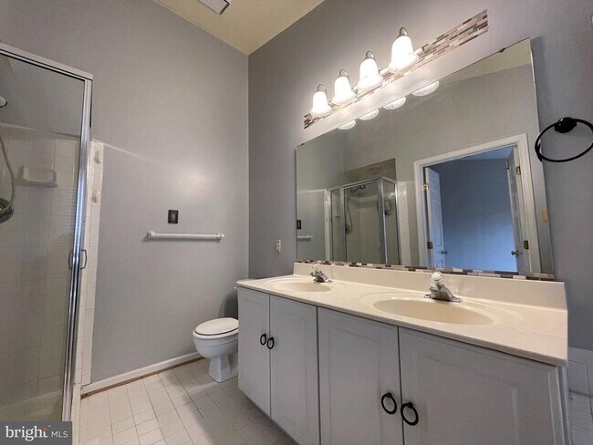 Building Photo - 10136 Treble Ct