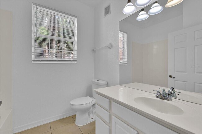 Building Photo - 8300 Portofino Dr
