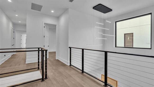 Building Photo - 3010 W Trilby Ave