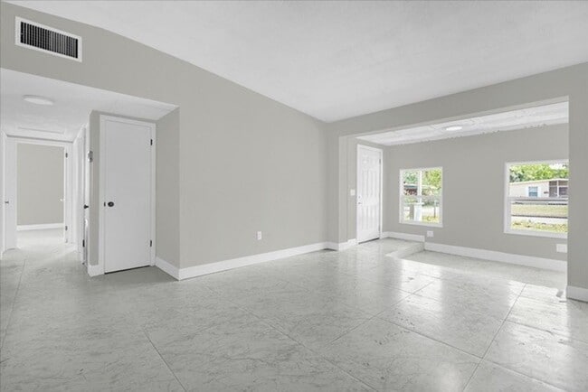Building Photo - 3207 Sherry Dr