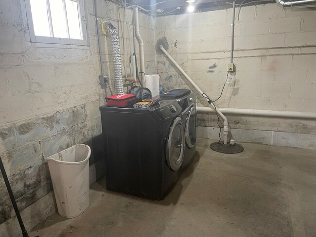 Building Photo - Charming 2-Bedroom Home with Full Basement