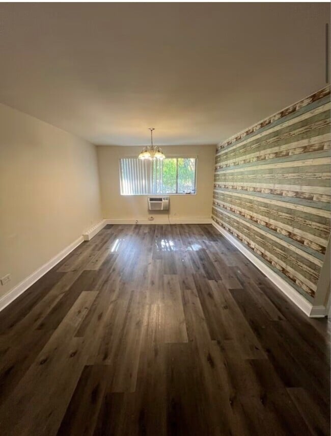 Building Photo - 1471 N Winslowe Dr