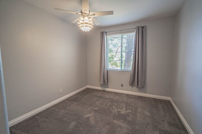 Building Photo - COMING SOON! Village Walk 2 Bedroom for Re...