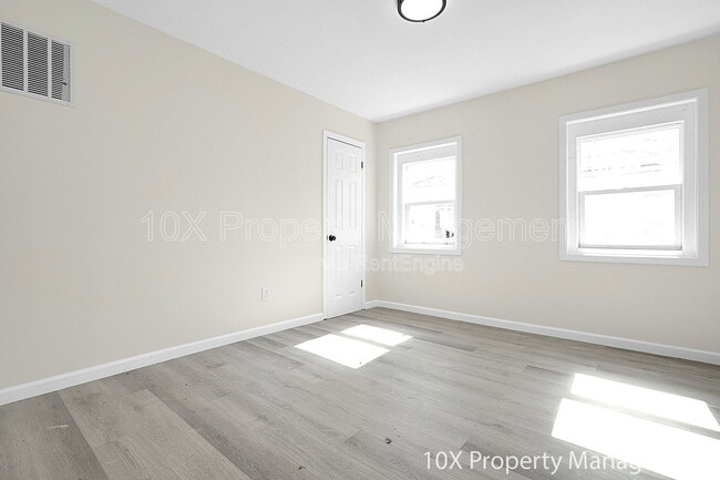 Building Photo - 685 S Wheatland Ave