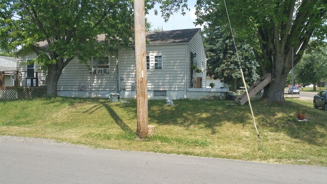 Building Photo - Duplex