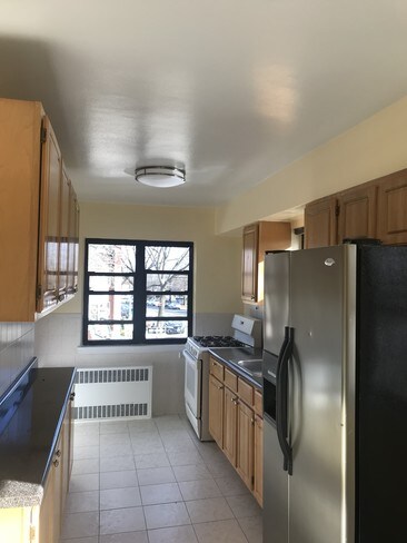 Primary Photo - 62-72 81st St