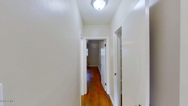 Building Photo - 31 Parkwood St