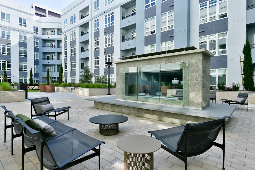 The Broadway Oakland, CA Apartment Finder