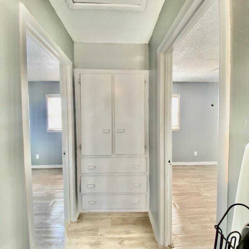 Building Photo - 2714 E 3rd St