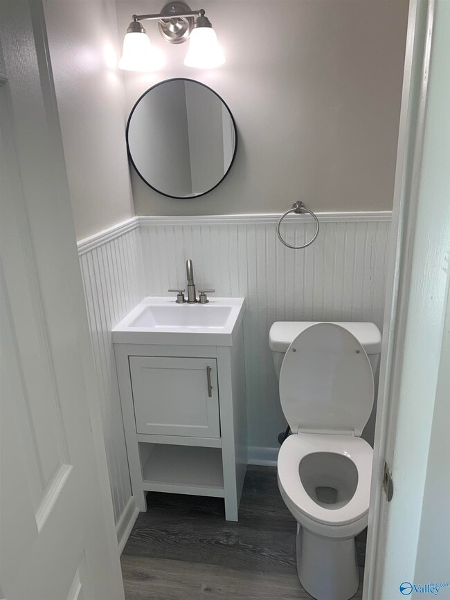 Building Photo - 2007 College St SE