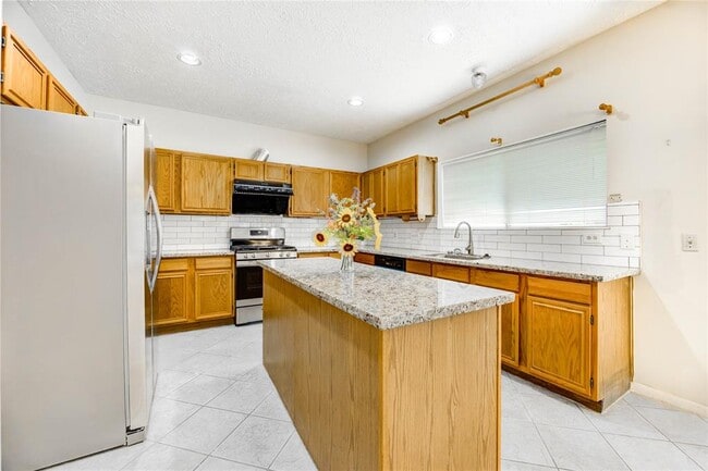 Building Photo - 1230 Manchester Cir