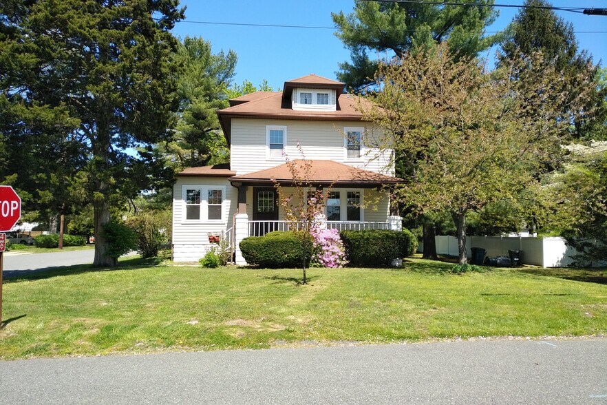 Primary Photo - 23 Georgetown Rd
