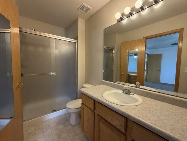 Building Photo - 625 Brewer Dr