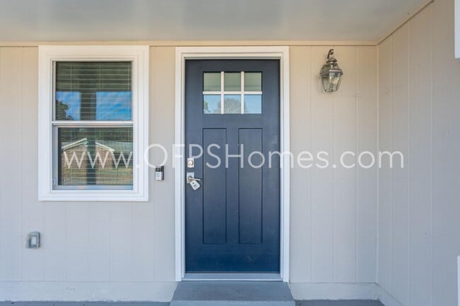 Building Photo - 606 Ironwood Dr