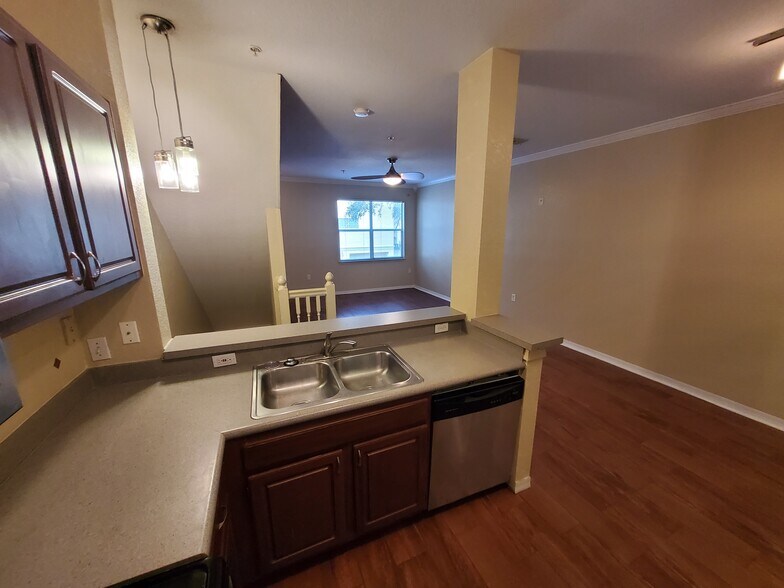 Building Photo - 1606 Legacy Park Dr