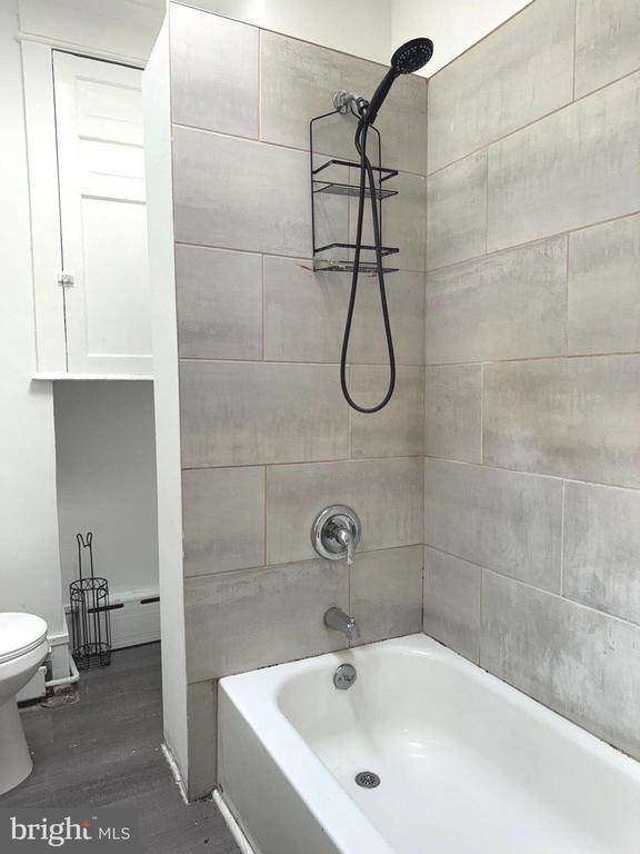 Building Photo - 5756 Hunter St