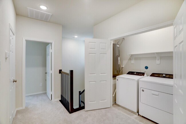 Building Photo - 3144 Founders Rock Dr