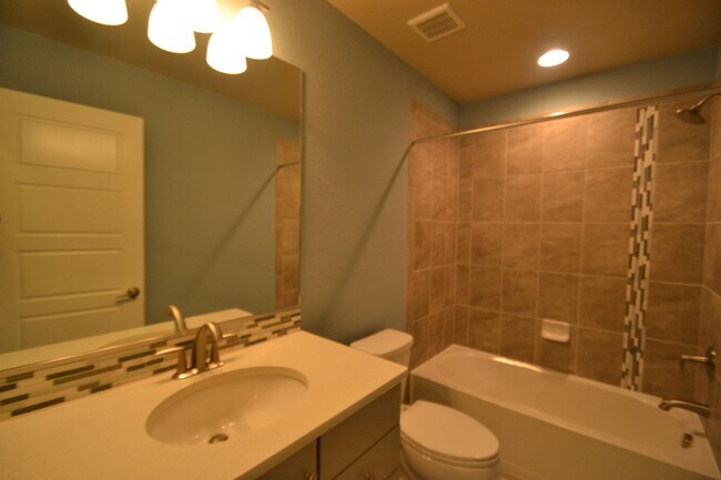 Building Photo - Ranch w/finished Basement with AC and a Gas Stove!