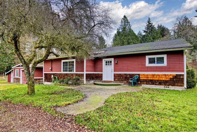 Building Photo - Rambler in Suquamish