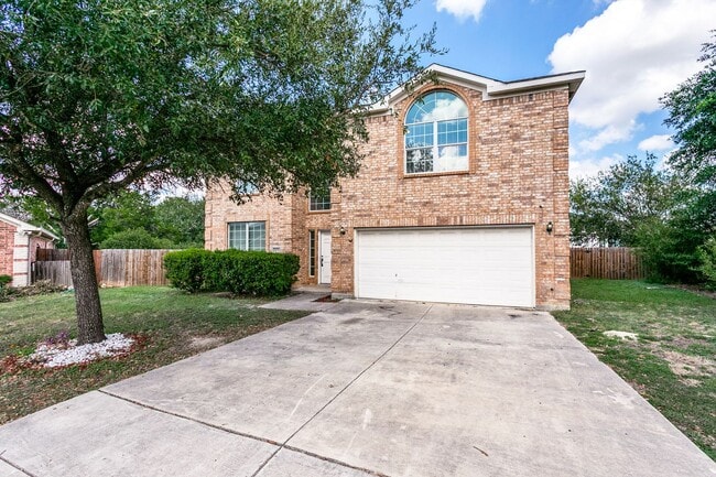 Building Photo - Welcome home to this spacious 4-bedroom, 2...