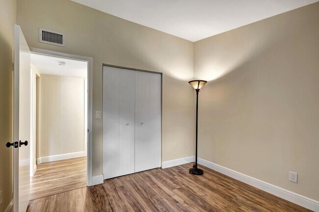 Building Photo - 1109 Duncan Cir