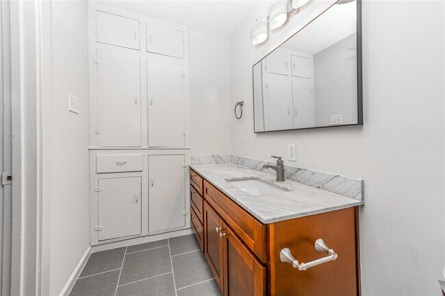 Building Photo - 3406 Norhill Blvd