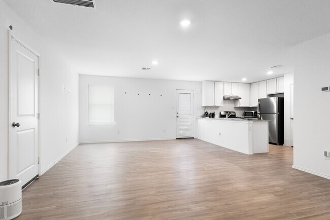 Building Photo - 6647 Morgan Cp