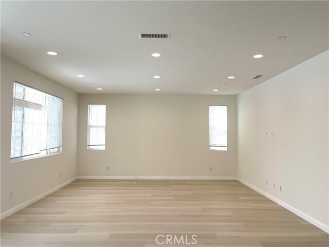 Building Photo - 3967 Trinitas Wy