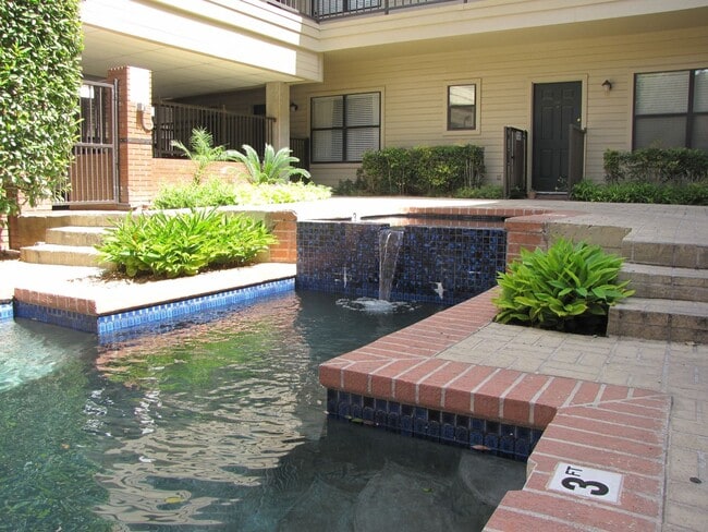 Building Photo - Windtree Condos 60% Commissions