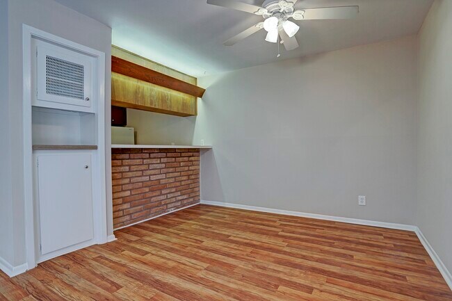 Building Photo - 229 Westmoreland St