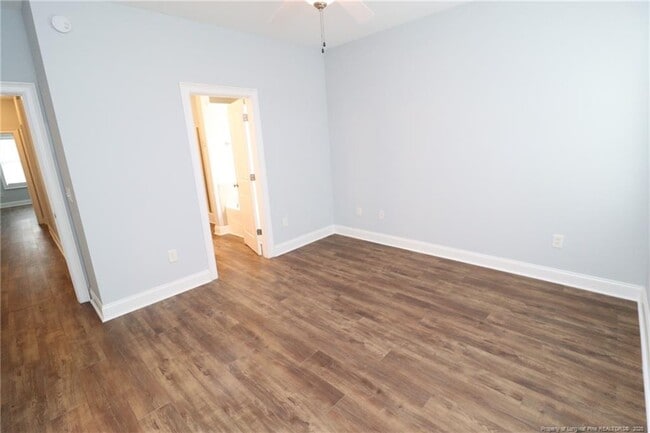 Building Photo - 5013 Sunny Creek Ln