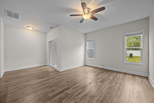 Building Photo - Welcome to Stonebay Townhomes!