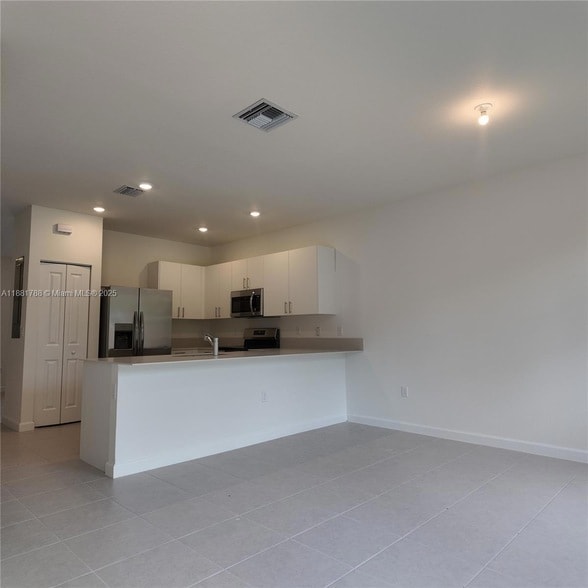 Building Photo - 35761 SW 178th Ct