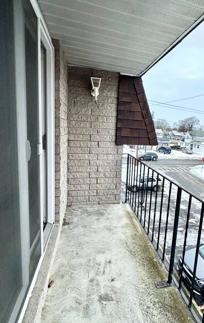 Building Photo - 1552 Helderberg Ave