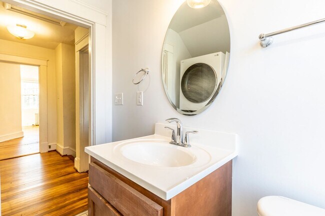 Building Photo - 213 Todd Ave