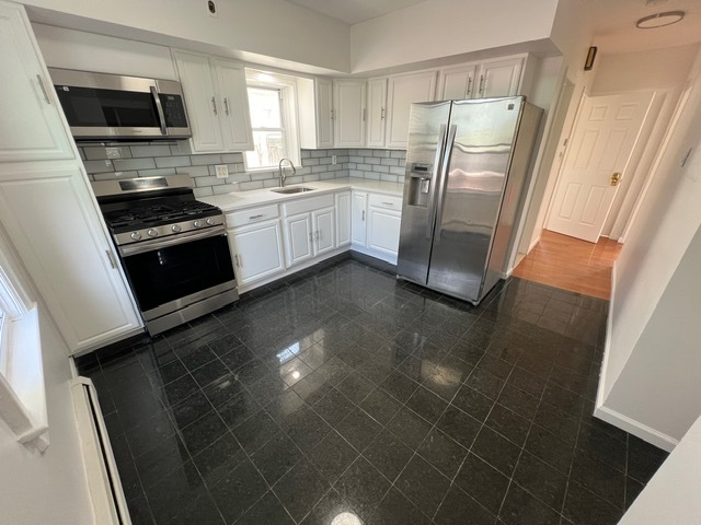 Kitchen - 113 Oakwood Ave