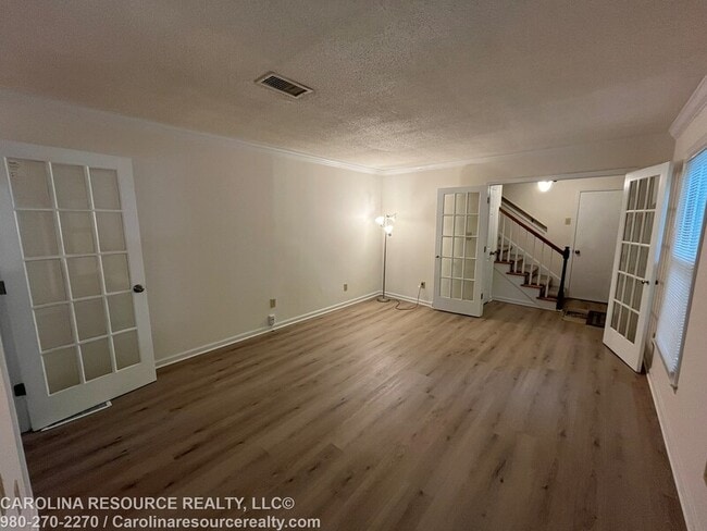 Building Photo - 4535 Dawnwood Dr