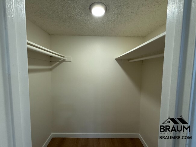Building Photo - 5461 Kester Ave